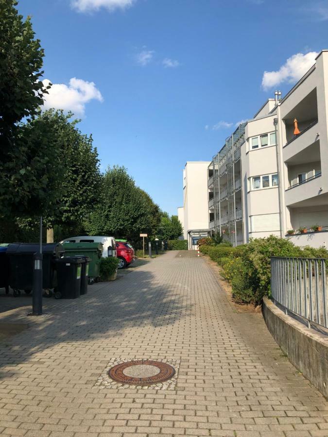 Parkplatz Und Balkon - Burberg'S Heimathafen In Wiesbaden Exteriör bild